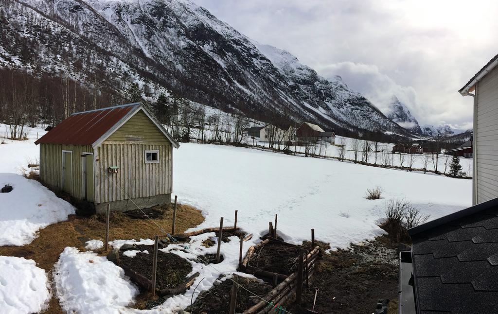 Overvoll Farm Stranda  Bagian luar foto