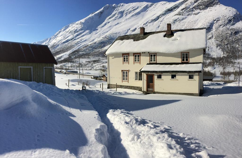 Overvoll Farm Stranda  Bagian luar foto