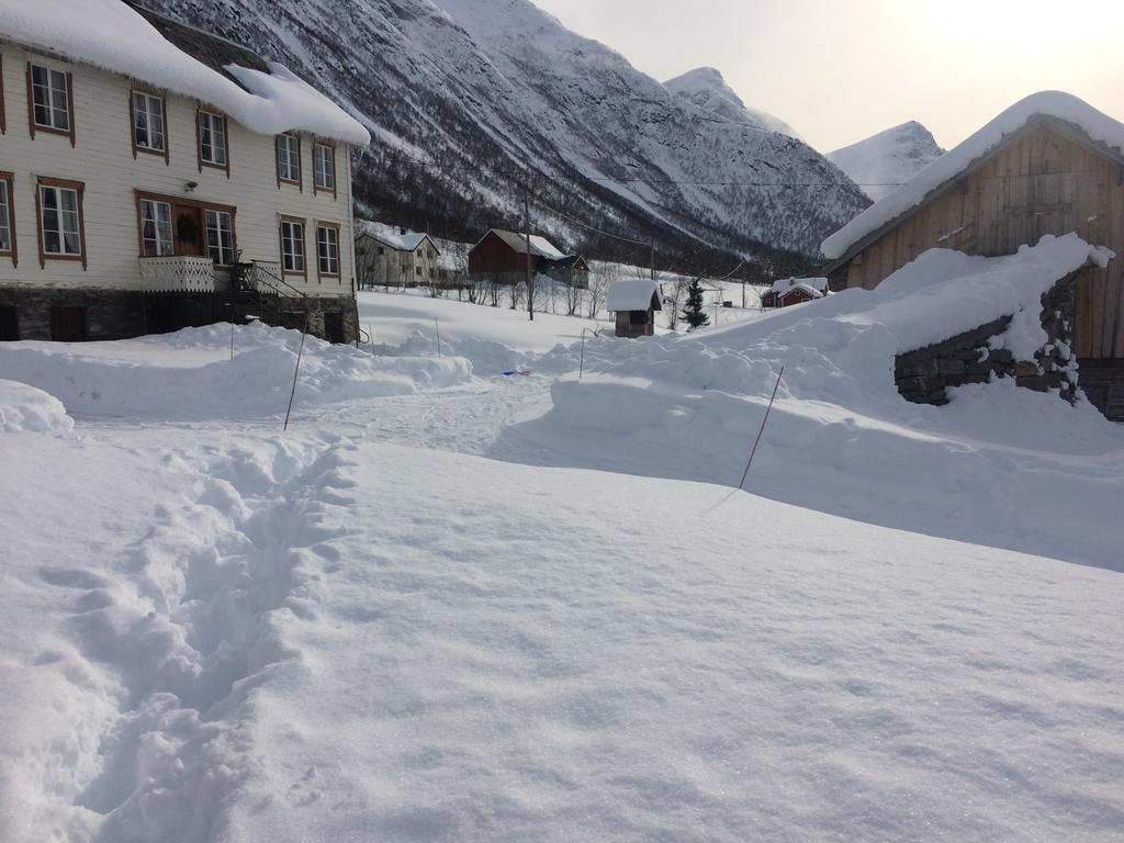 Overvoll Farm Stranda  Bagian luar foto